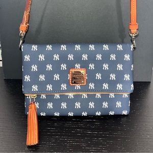 New York Yankees Crossbody Dooney & Bourke
